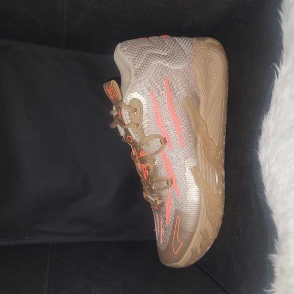 #105 Puma Mb 03 Stylish Women's Sneakers in Brown and Orange - Picture 1 of 8